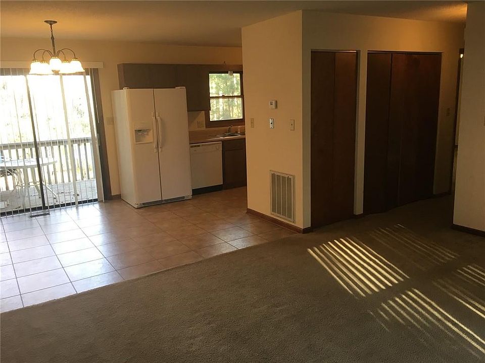 2nd image of 235 Willow Ct #89