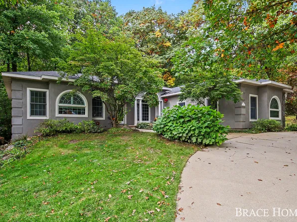 7997 Therese Ct SE, Caledonia, MI 49316