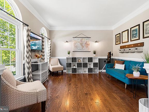 5th image of 12 High Hill Ln
