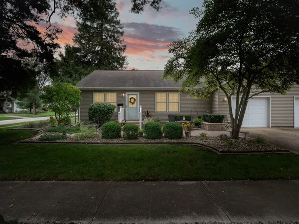 417 S Oak St, Pontiac, IL 61764