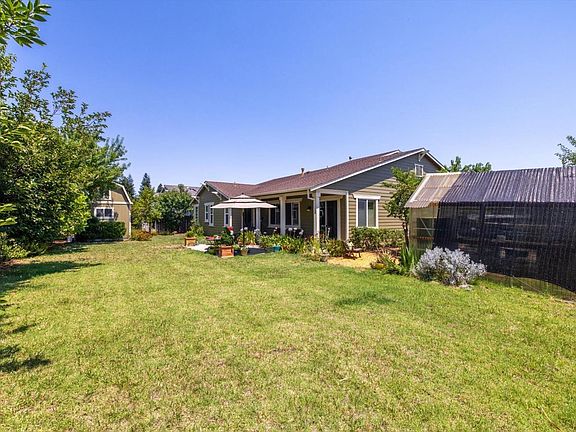 4th image of 400 Longwood Place
