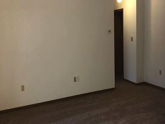 4th image of 158 Meadowwood Ln #158
