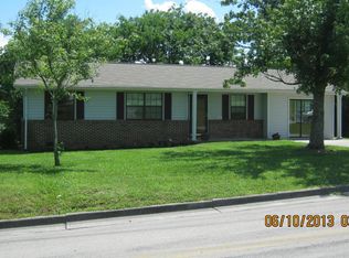 1903 Chestnut St, Sweetwater, TN 37874