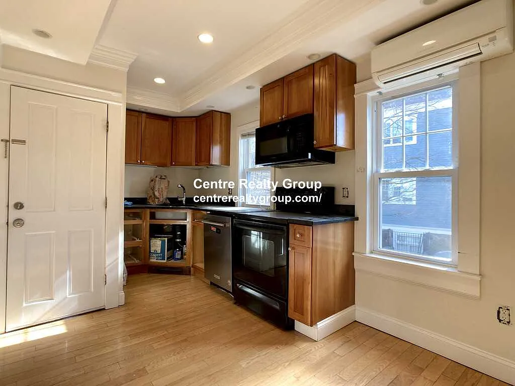 3 bed, $4,000 — Photo 3