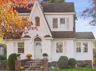 16 Amherst Ct, Maplewood, NJ 07040