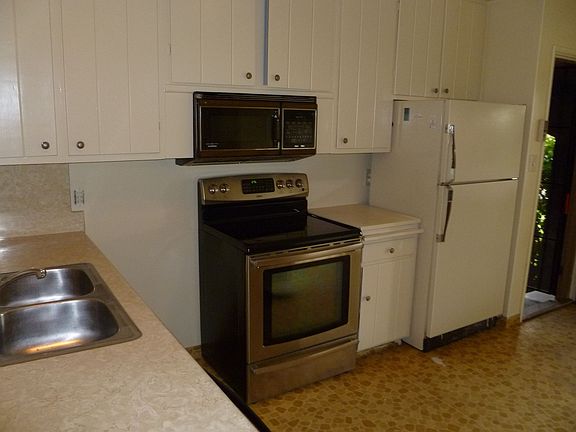 4th image of 3710 Alcott St