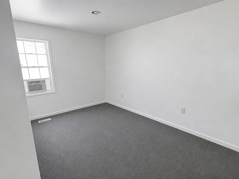 5870 Villa Ave — Photo 7
