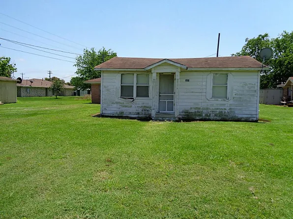525 Baker St, Hempstead, TX 77445