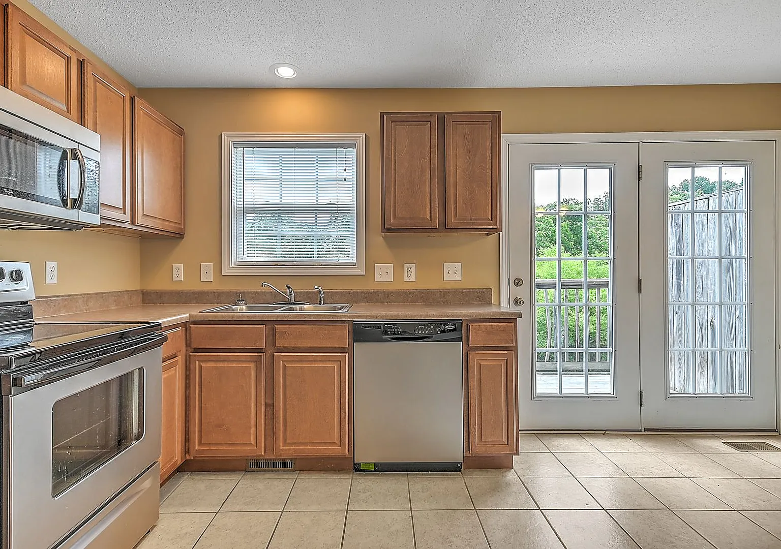 132 Amanda Ln — Photo 4