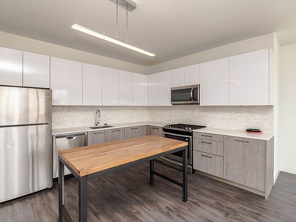 2nd image of 3968 N Avondale Ave #2A
