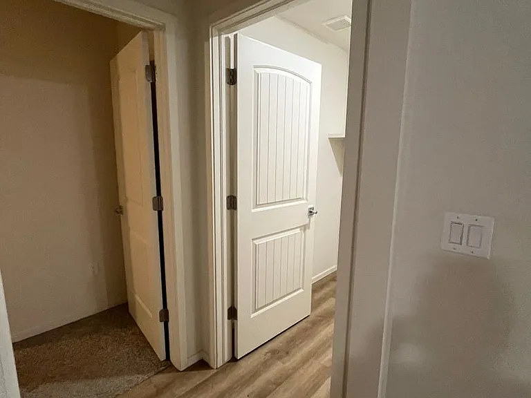 1107 E La Brea Ave — Photo 11