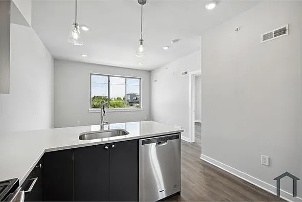 1336 S Harmony St — Photo 10