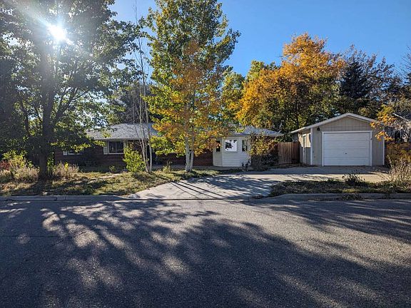 5th image of 305 Cottonwood Ct
