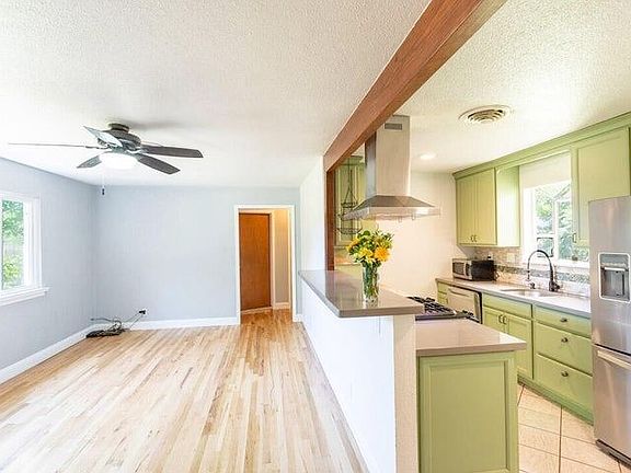 2nd image of 2234 Alden Ave