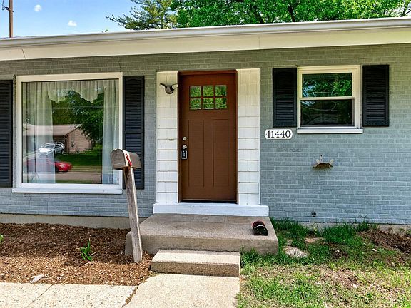4th image of 11440 Folkstone Dr