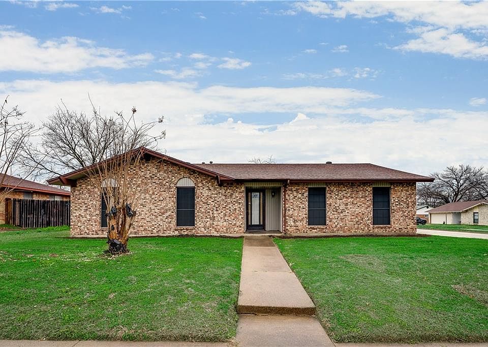 1st image of 1011 Whippoorwill Ct