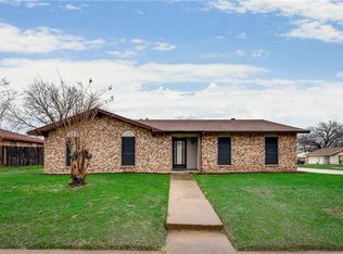 1011 Whippoorwill Ct, Arlington, TX 76014