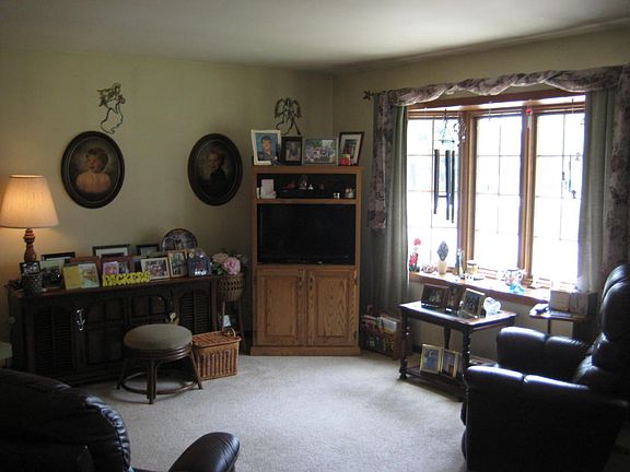 5th image of 714 E Clifford St