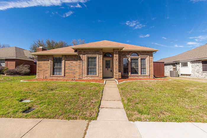 1st image of 979 Downey Dr