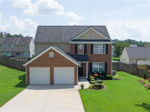 1398 Pine Acre Dr, Sugar Hill, GA 30518
