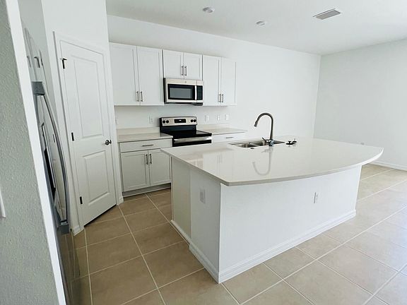 3rd image of 8549 Lunar Skye St #1