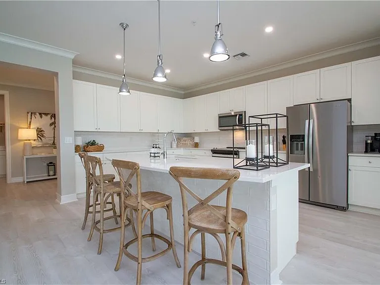 251 Indies Dr E #202 — Photo 11