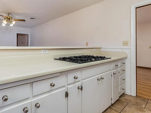 4th image of 1831 Lawson Ln