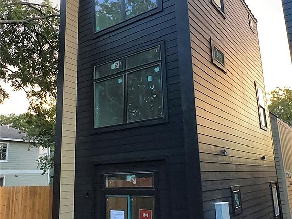 3rd image of 605 E 55th St #6
