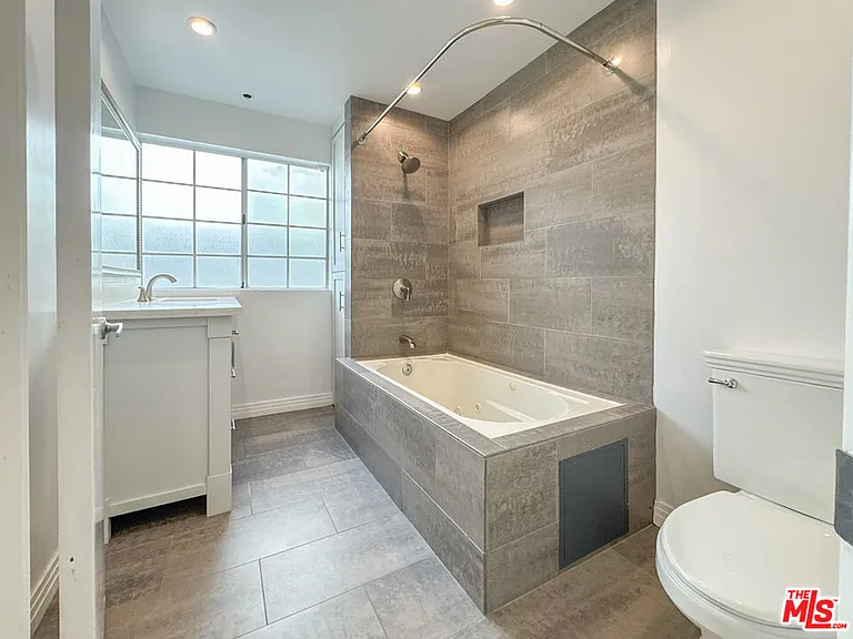 1733 Malcolm Ave #7 — Photo 21