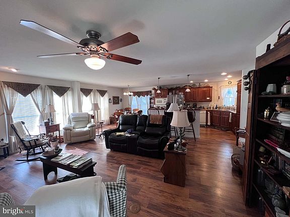 2nd image of 8 Madeleine Dr