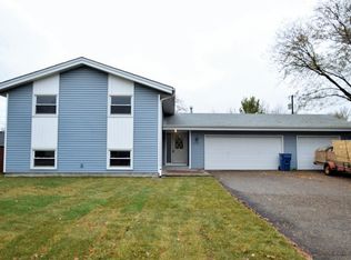 5190 3rd St NE, Fridley, MN 55421