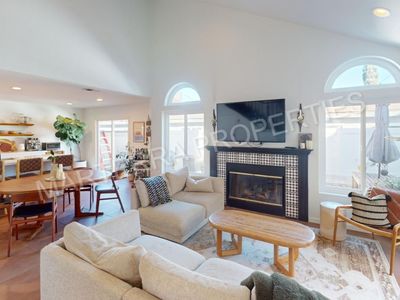294 Carefree Ln, Costa Mesa, CA, 92627