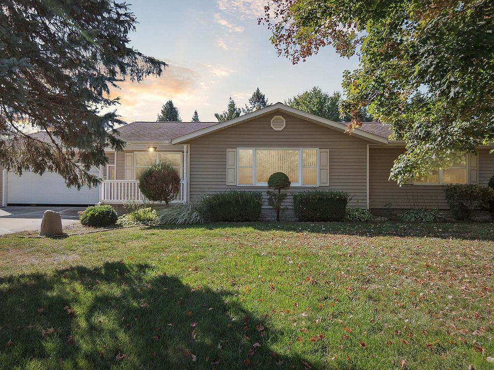 1st image of 245 Lynbrook Dr