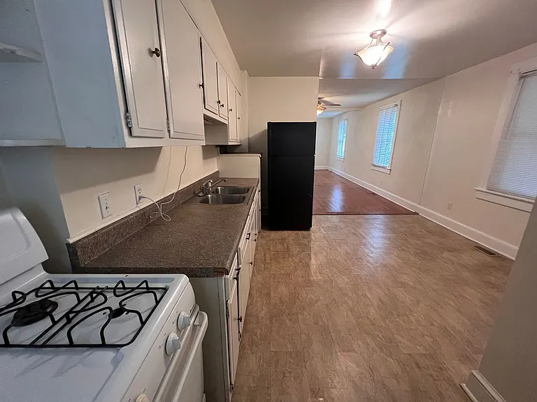 123 Kirby St — Photo 9