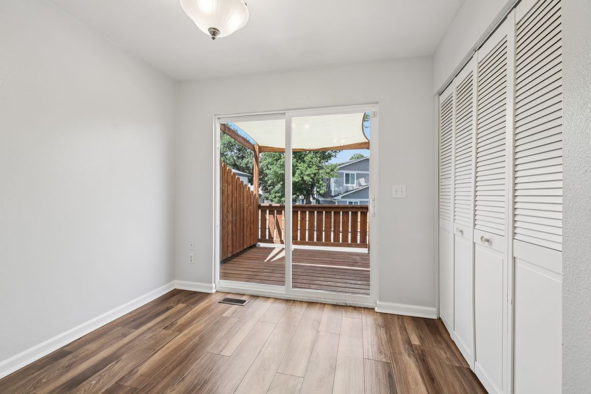 next background image