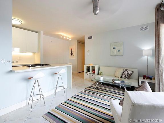 2nd image of 1021 Michigan Ave APT 1