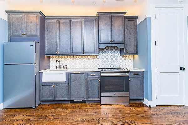 1st image of 61 Metropolitan Ave #522
