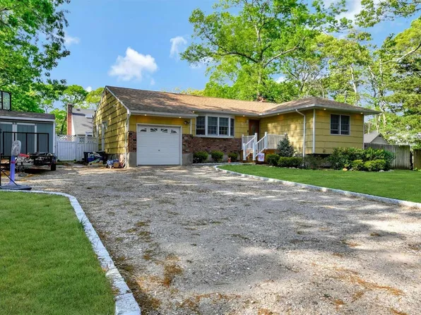 5 Williams Street, Centereach, NY 11720