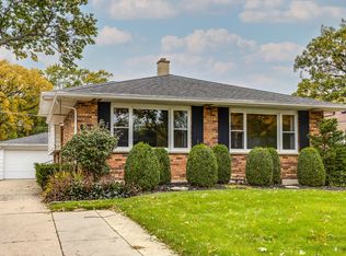 2512 Walnut St, Waukegan, IL 60087