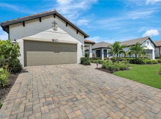 4621 Centaurus Cir, Naples, FL 34120