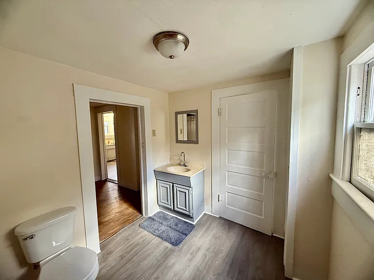 470 S 3rd St — Photo 11