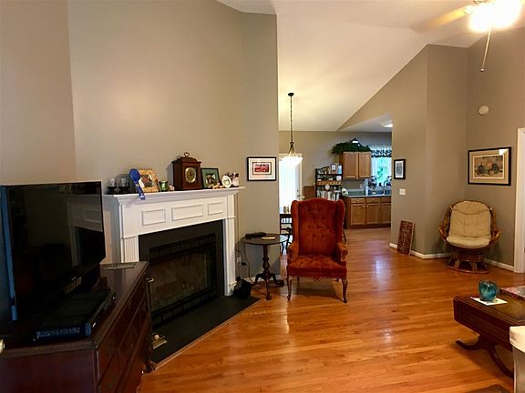 5th image of 1198 N Lakeshore Dr