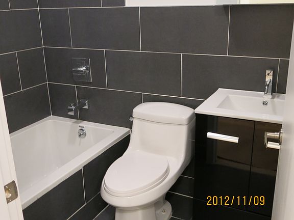 3rd image of 161 Maujer St APT 1A
