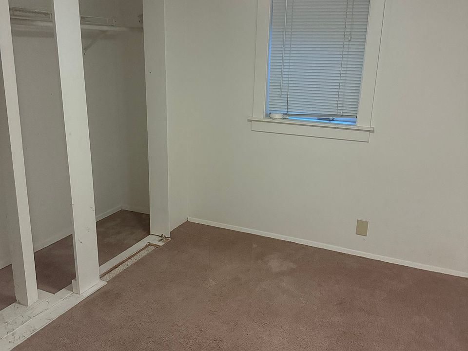 2nd image of 450 N 39th St