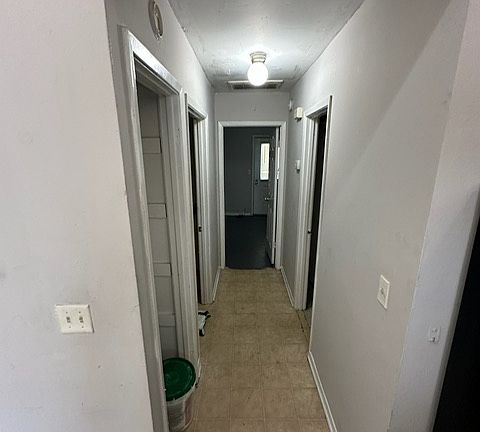 3rd image of 416 Massachusetts Ave APT A