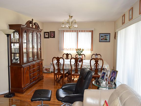 5th image of 407 Buchanan Ave