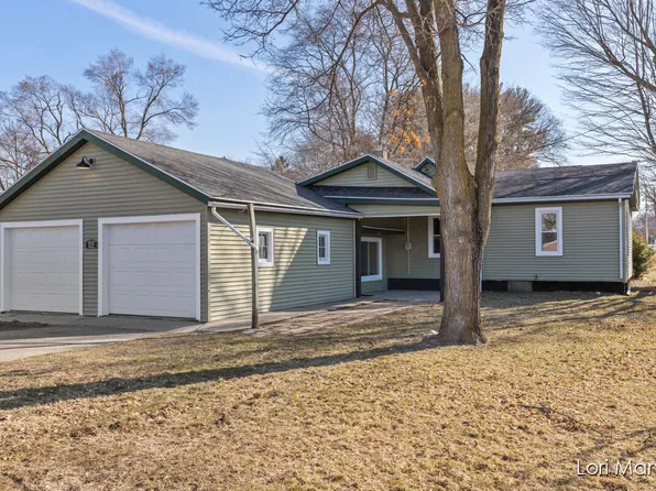 532 W Pine St, Carson City, MI 48811