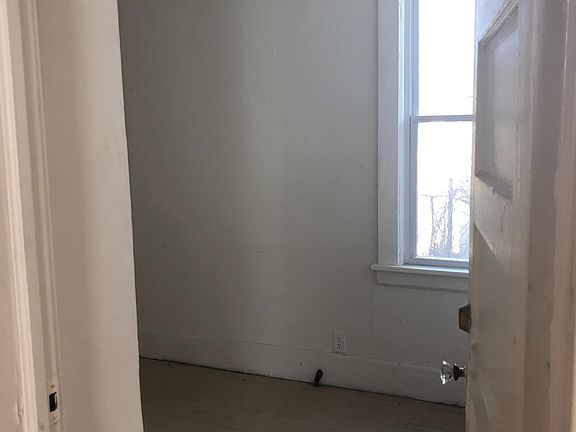5th image of 2560 Bailey Ave #1