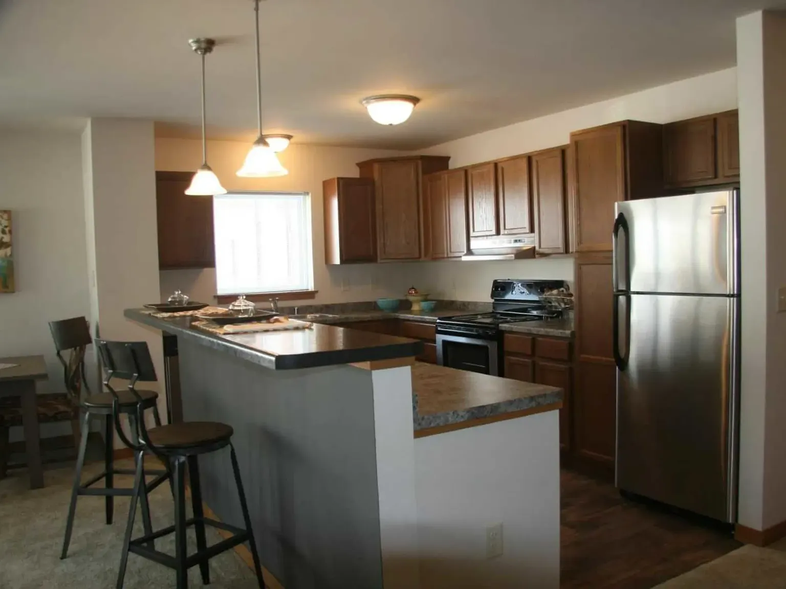 1600Tosa Apartments — Photo 3
