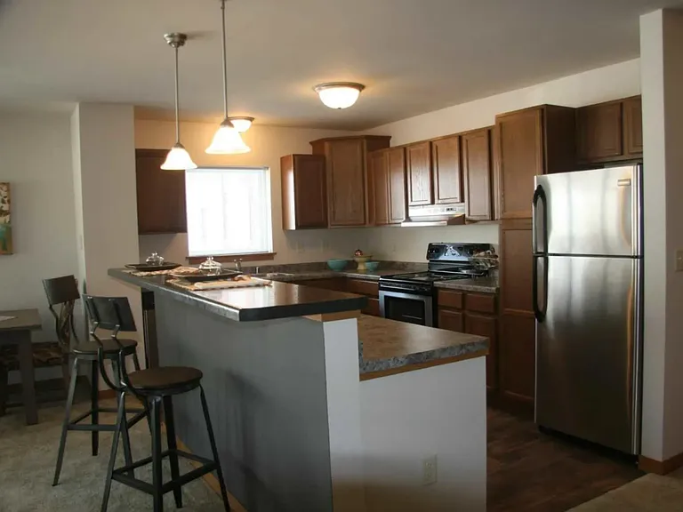1600Tosa Apartments — Photo 3